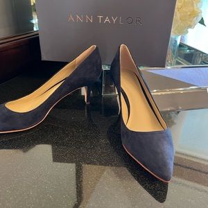 NEW IN BOX.  ANNE TAYLOR “ERYN2” NAVY SUEDE PUMP.  Size 8.